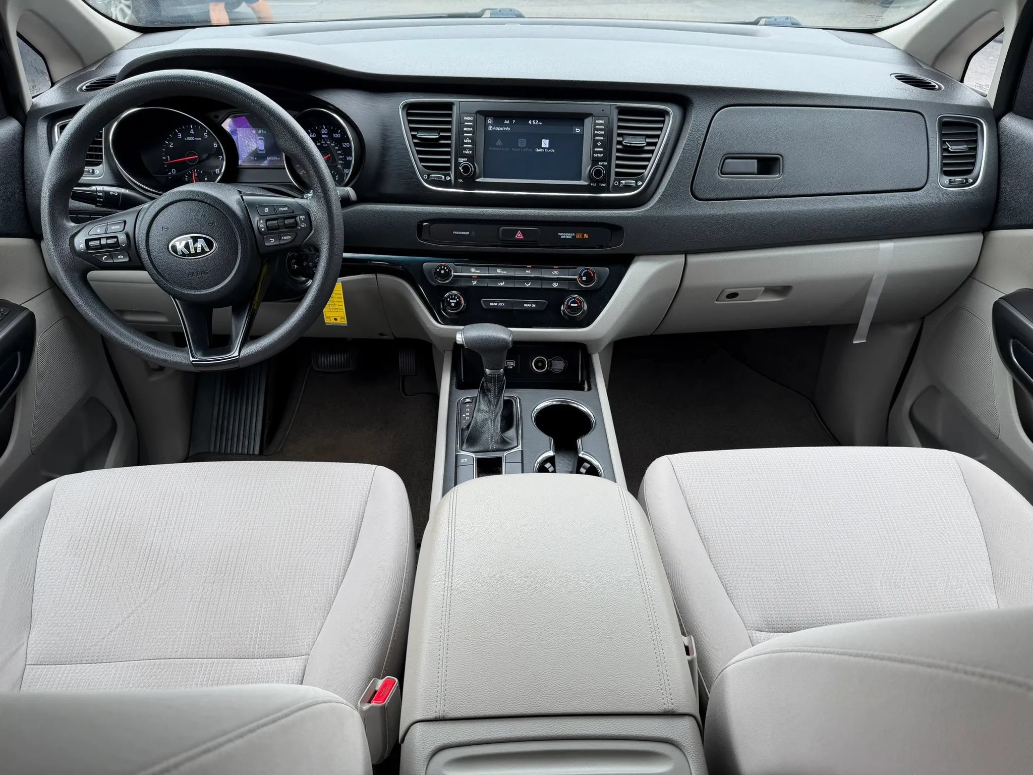 Used 2019 Kia Sedona LX FWD image 11