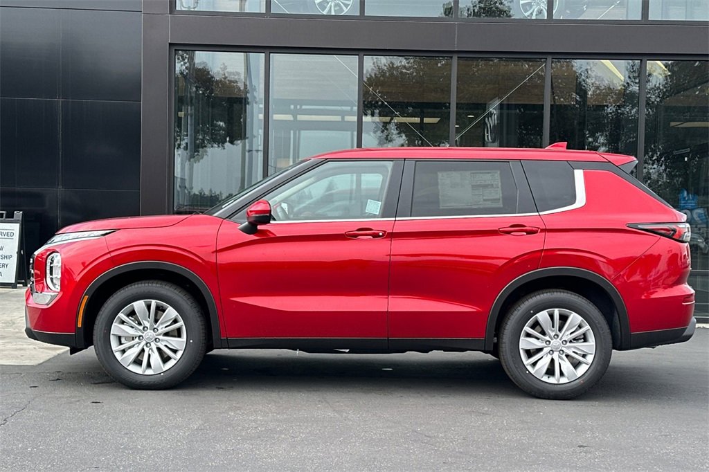 New 2025 Mitsubishi Outlander ES image 8