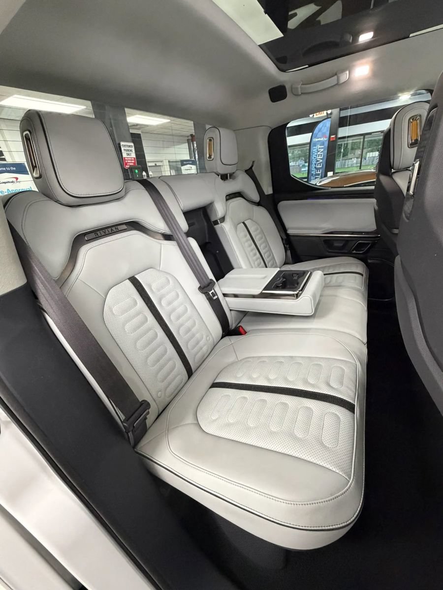 Used 2022 Rivian R1T Adventure AWD/4WD image 29