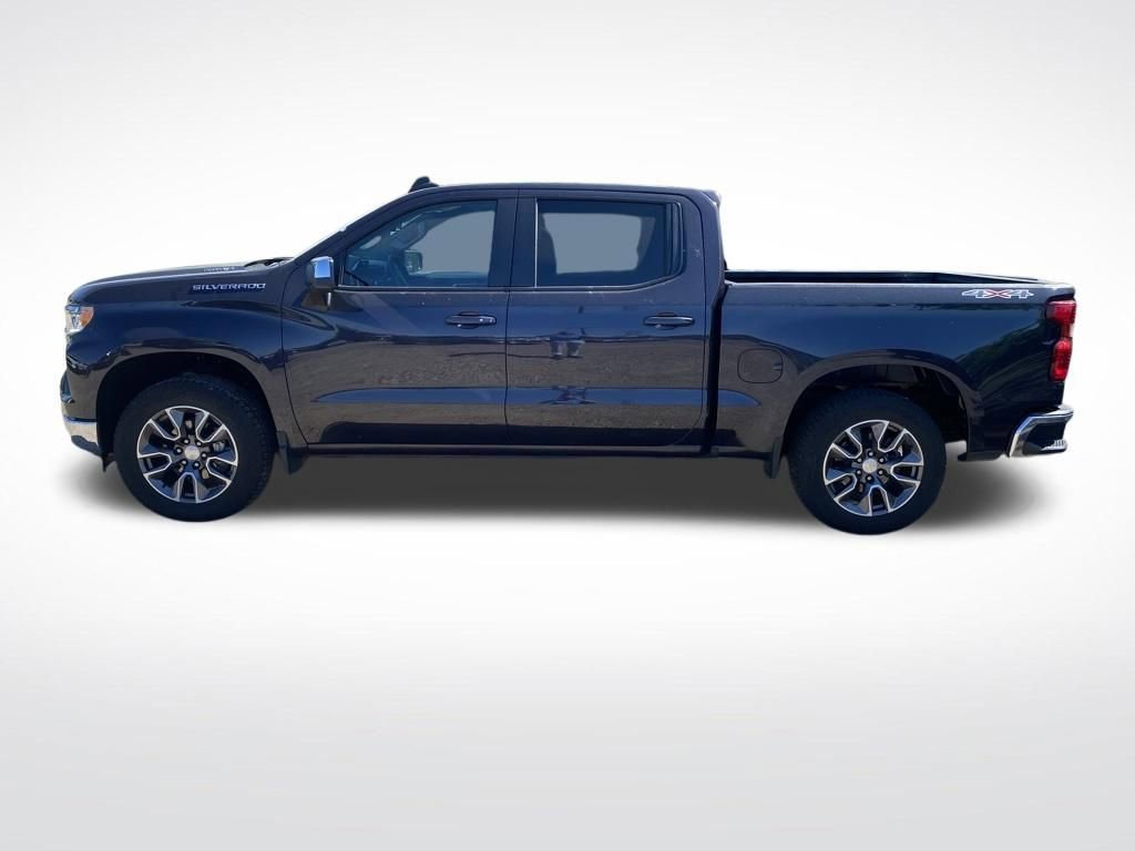 Used 2024 Chevrolet Silverado 1500 LT AWD/4WD image 3