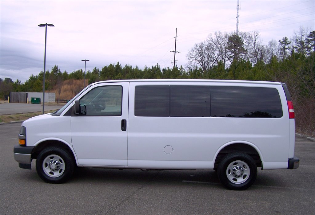 Used 2017 Chevrolet Express 2500 LT w/ LT Preferred Equipment Group image 6