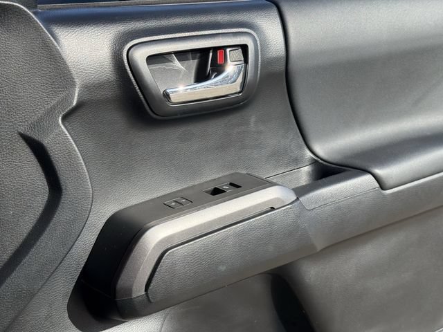 Used 2021 Toyota Tacoma TRD Off-Road AWD/4WD image 29