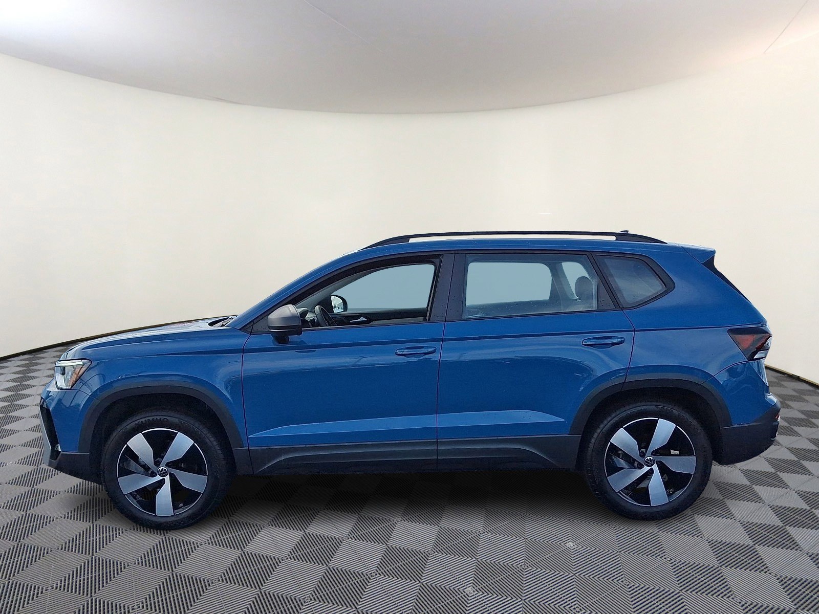 Certified 2025 Volkswagen Taos S image 4