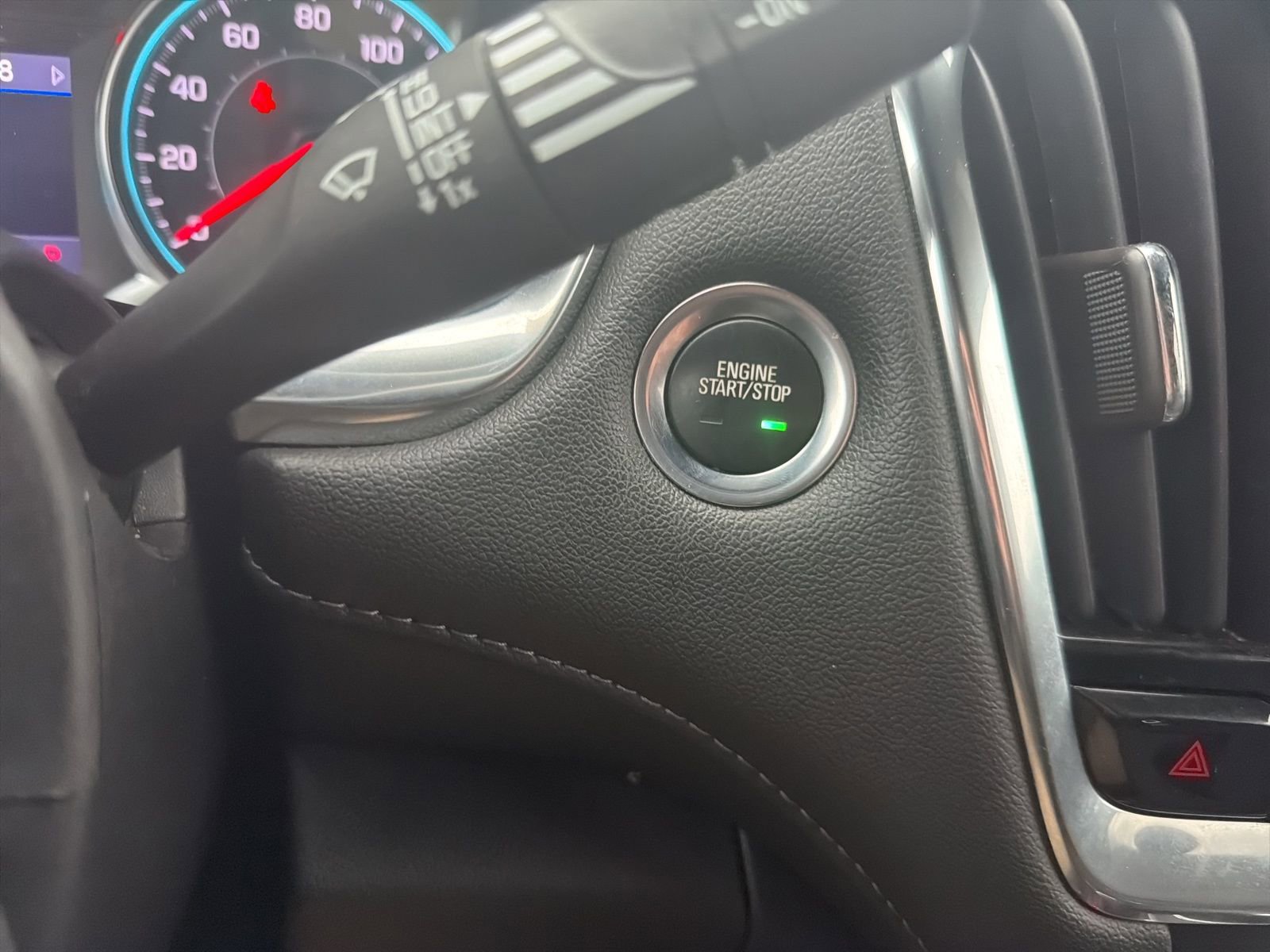 Used 2023 Chevrolet Traverse LT w/ Midnight/Sport Edition image 17