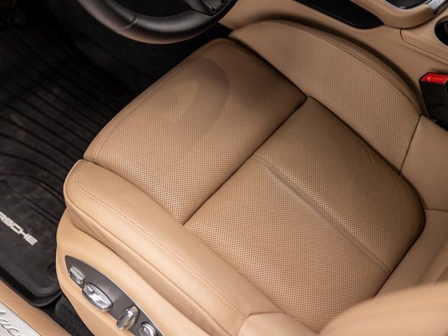Certified 2025 Porsche Macan S image 28