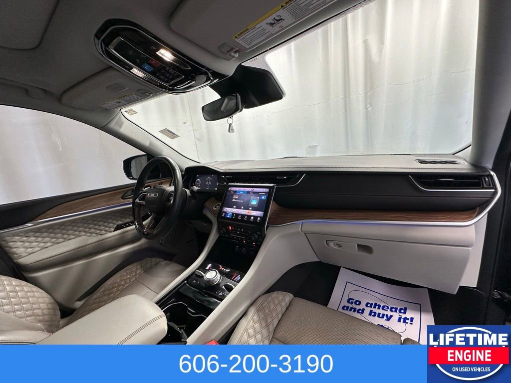 Used 2021 Jeep Grand Cherokee L Summit w/ Luxury Tech Group V image 24