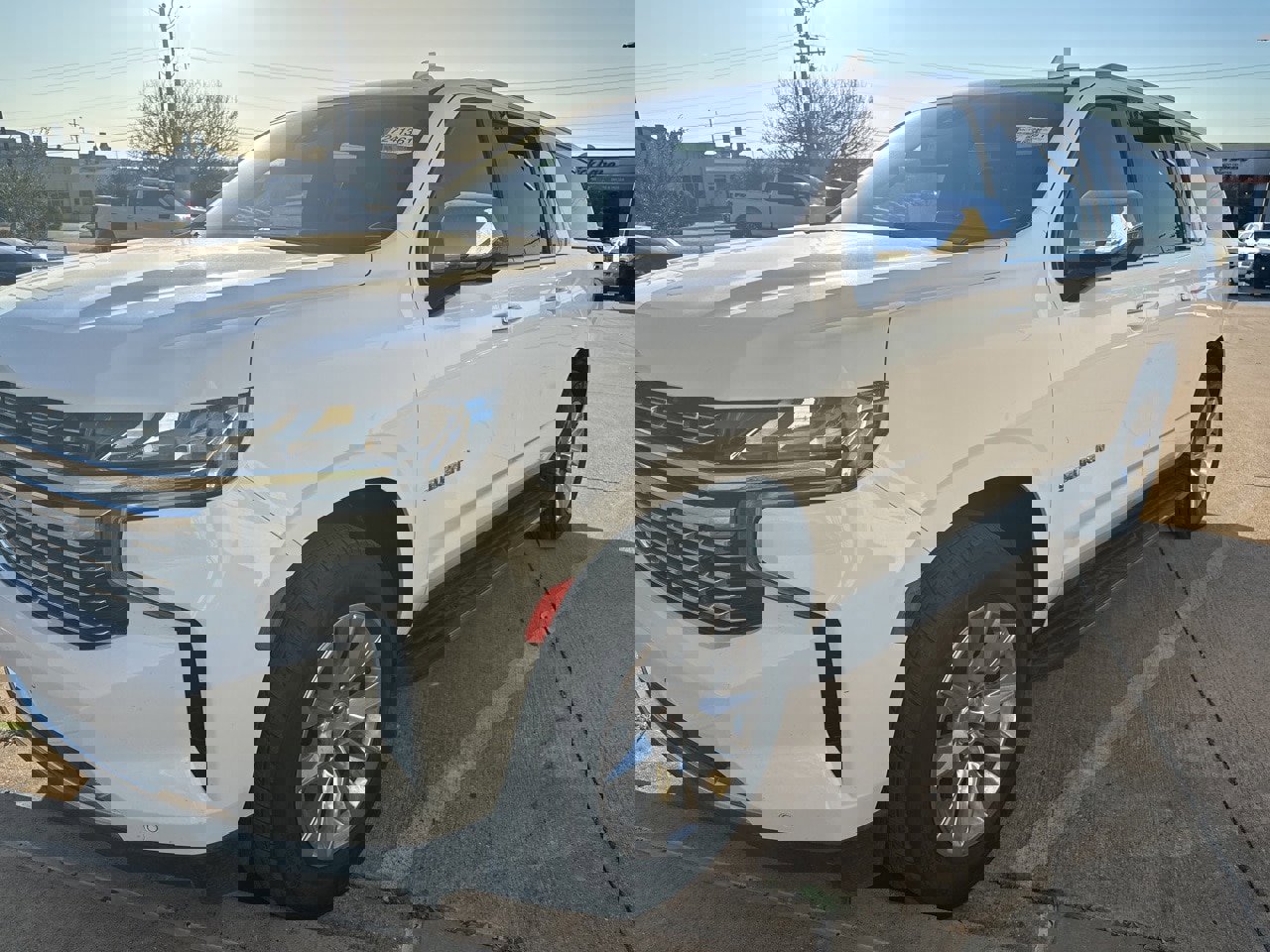 Used 2023 Chevrolet Suburban Premier image 1