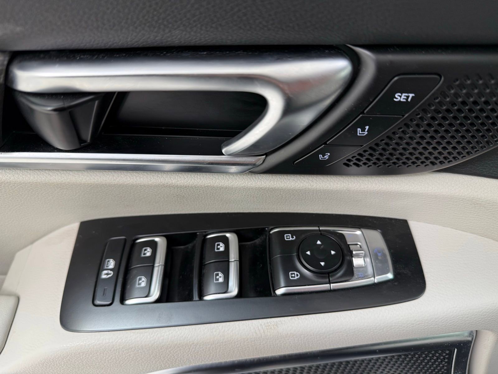 Used 2022 Kia Telluride SX w/ Towing Package image 11