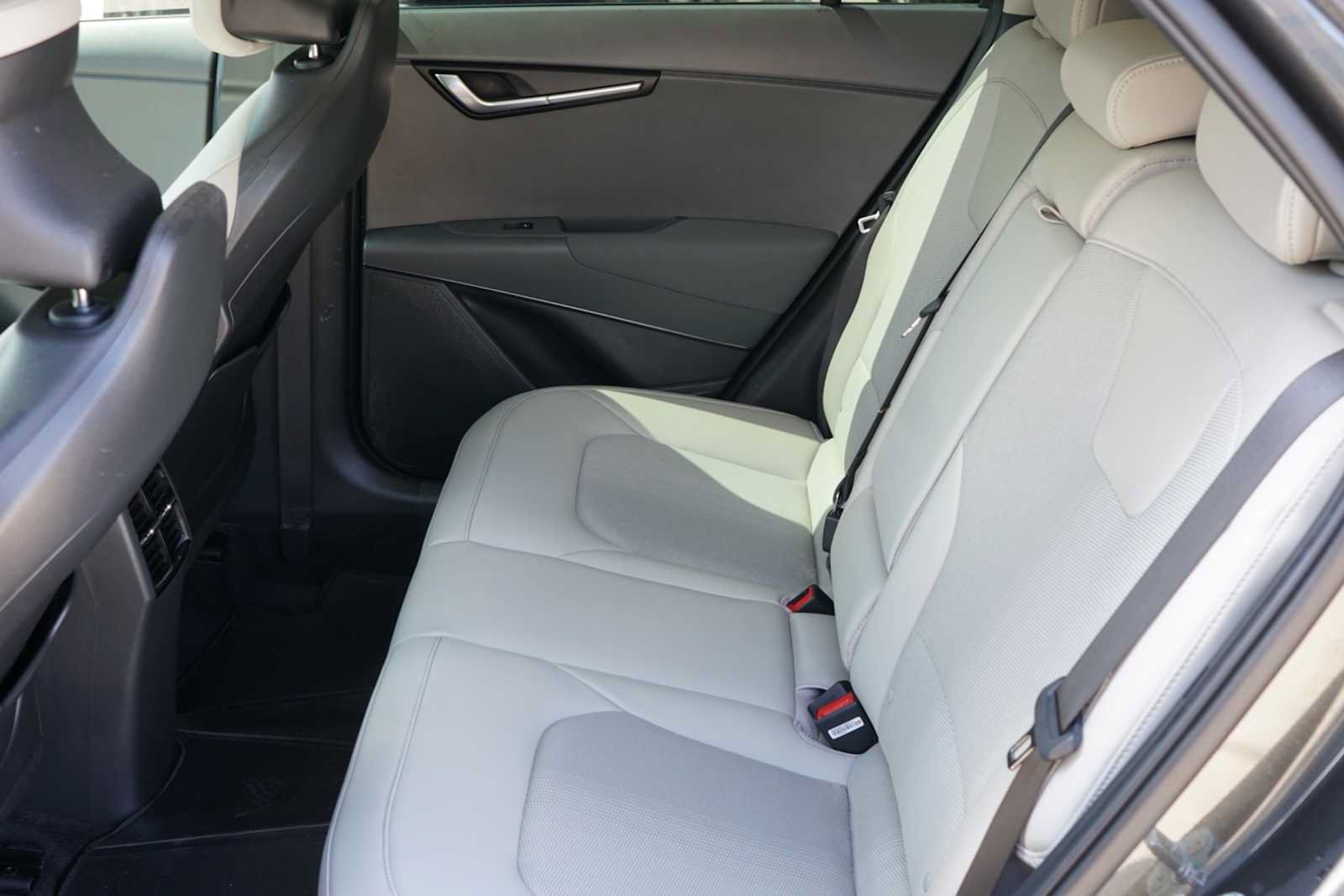 Certified 2024 Kia Niro EX Touring FWD image 18