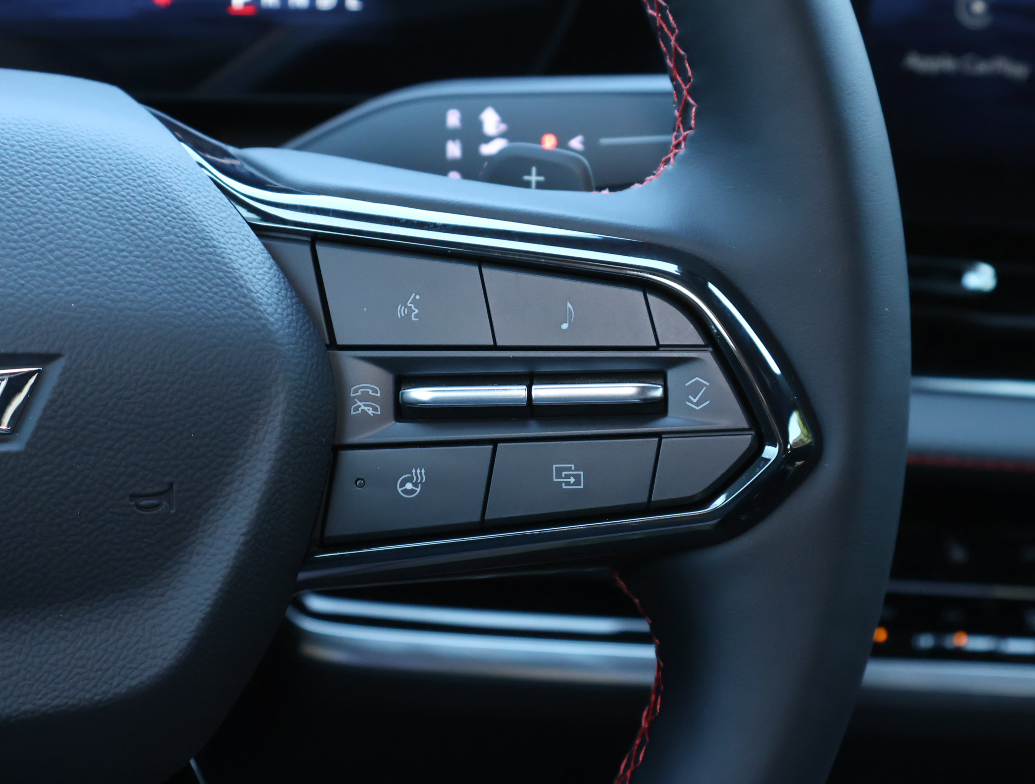 New 2027 Chevrolet Equinox RS w/ Safety and Technology Package FWD image 15