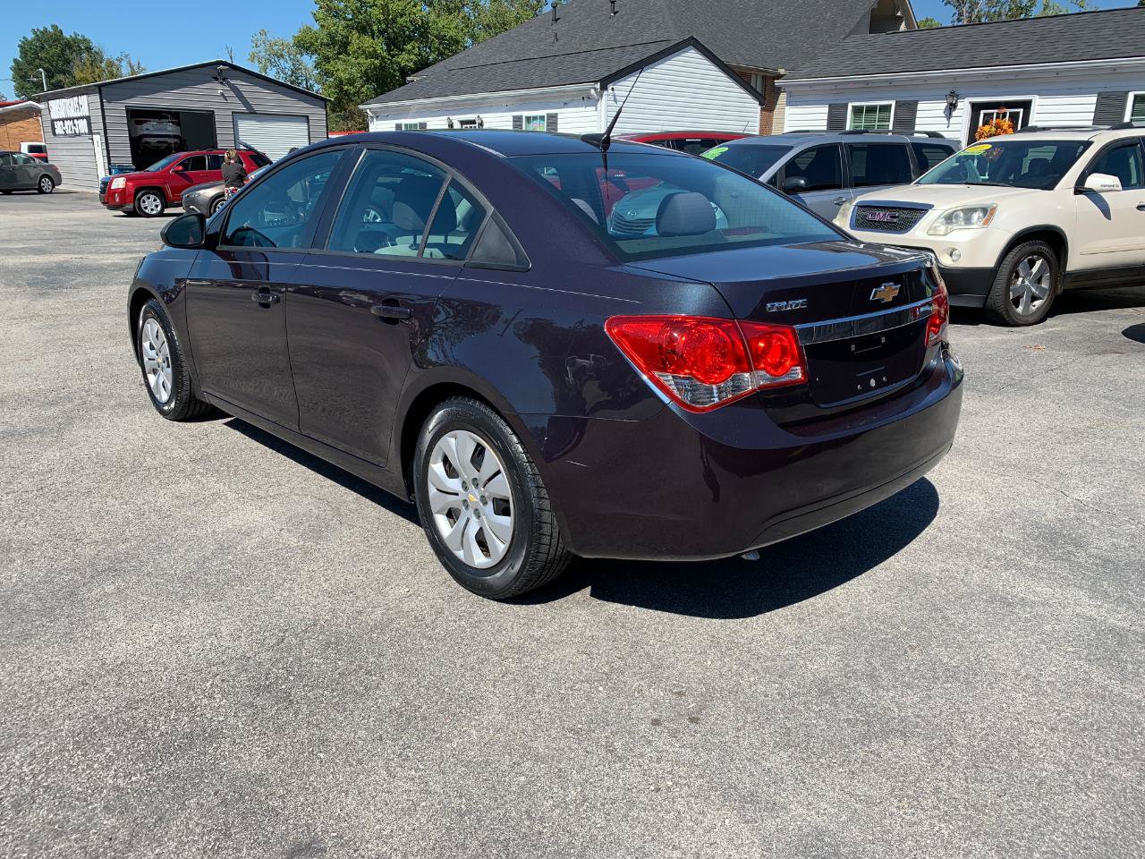Used 2014 Chevrolet Cruze LS FWD image 3