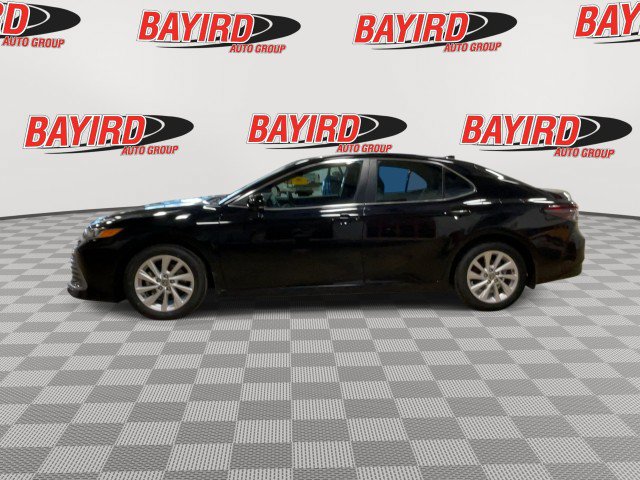 Used 2022 Toyota Camry LE FWD image 5