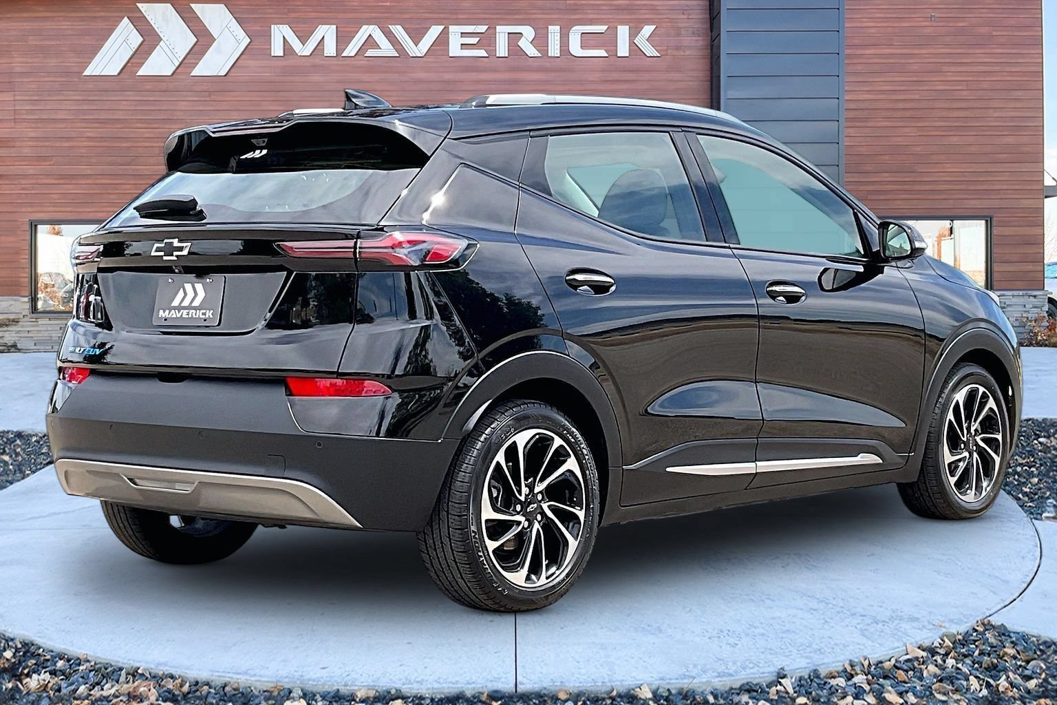 Used 2022 Chevrolet Bolt EUV Premier w/ Sun & Sound Package FWD image 5
