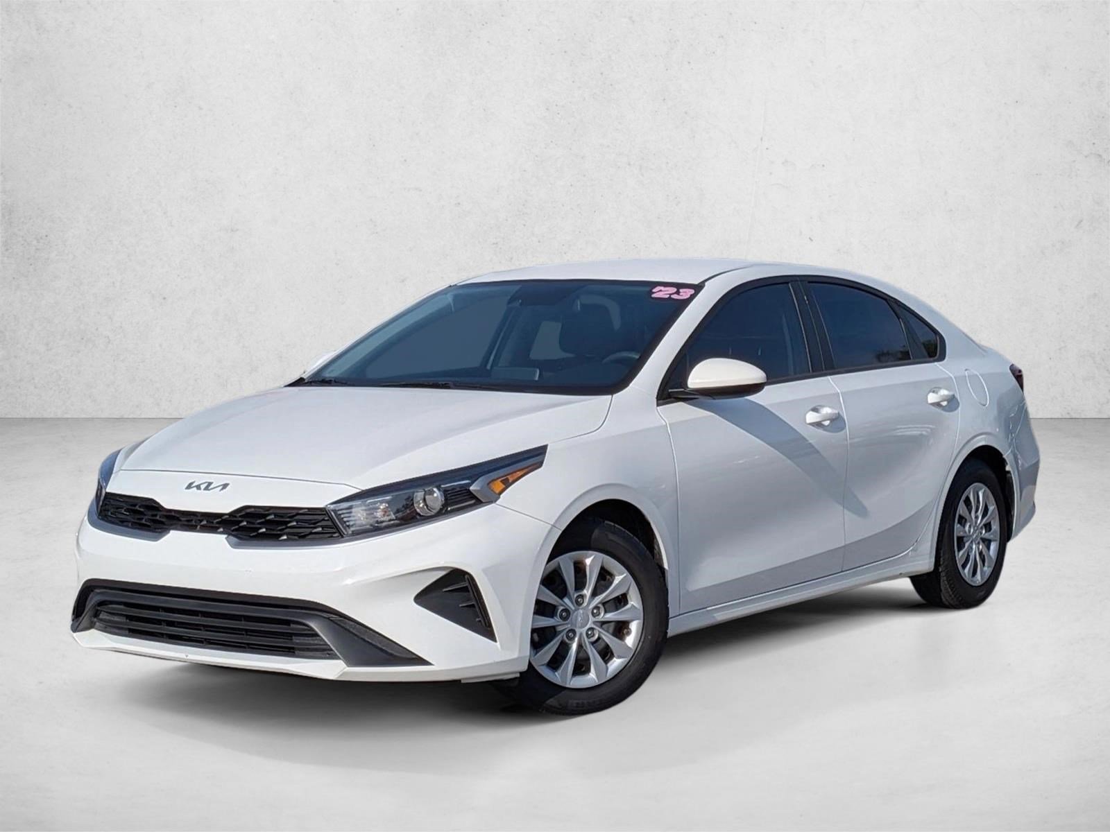 Used 2023 Kia Forte LX FWD image 1