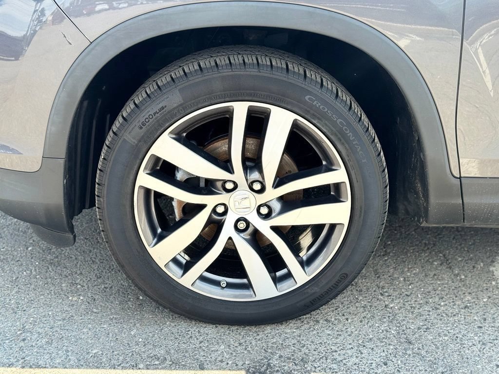Used 2018 Honda Pilot Touring image 3