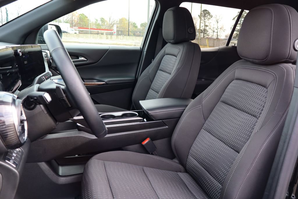 Used 2025 Chevrolet Equinox LT image 9