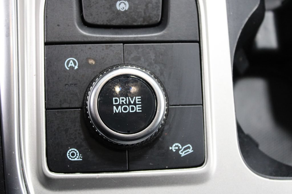 Used 2023 Ford Explorer XLT w/ Equipment Group 202A AWD/4WD image 46