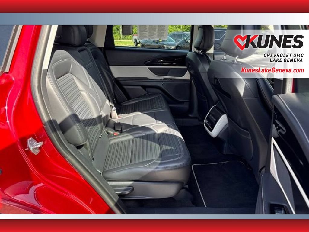 Used 2024 Lincoln Nautilus Reserve AWD/4WD image 17