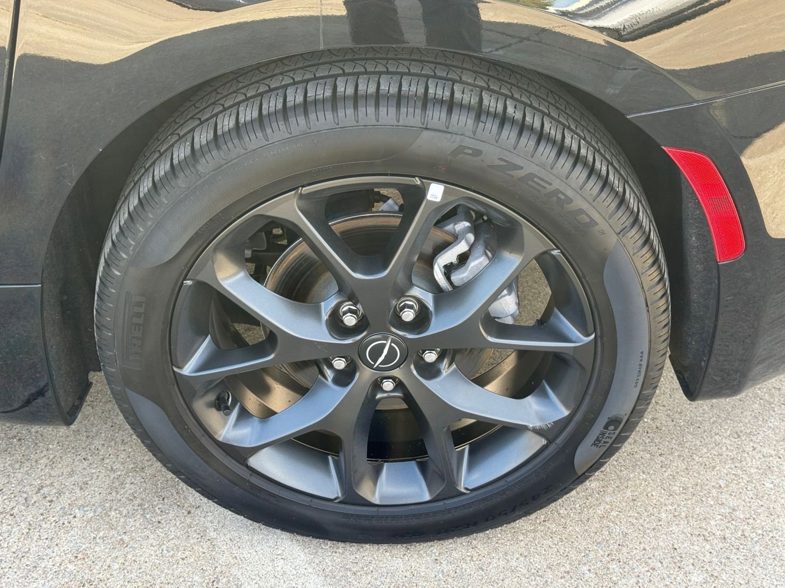 Used 2025 Chrysler Pacifica Limited image 34