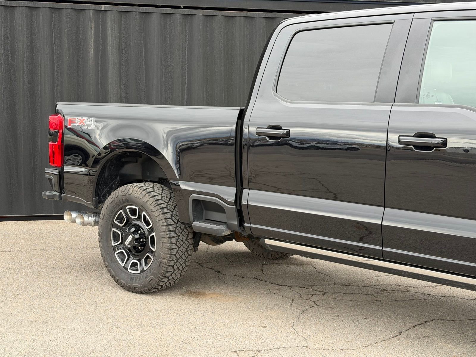 Used 2025 Ford F350 Platinum image 5