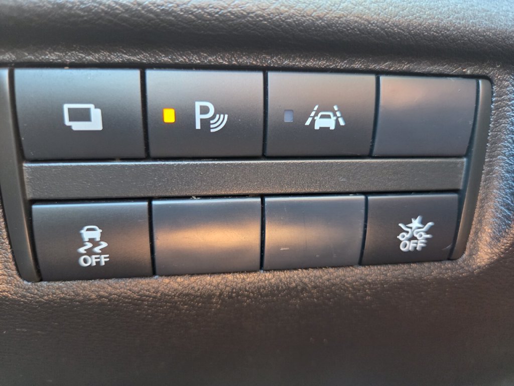 Used 2022 Nissan Versa S w/ Electronics Package FWD image 12