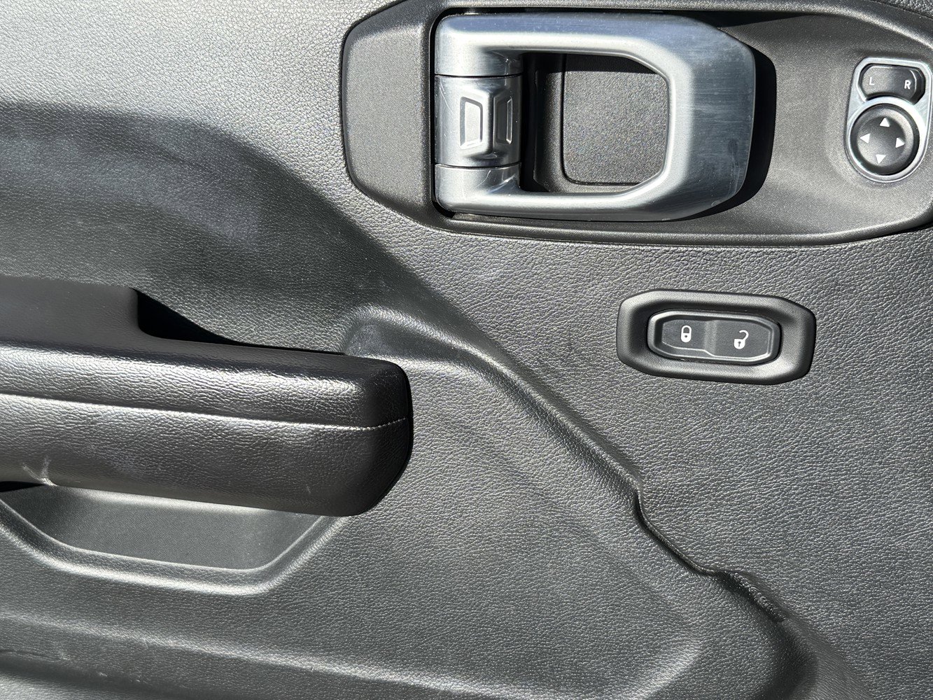 Used 2020 Jeep Wrangler Unlimited Sport S image 19