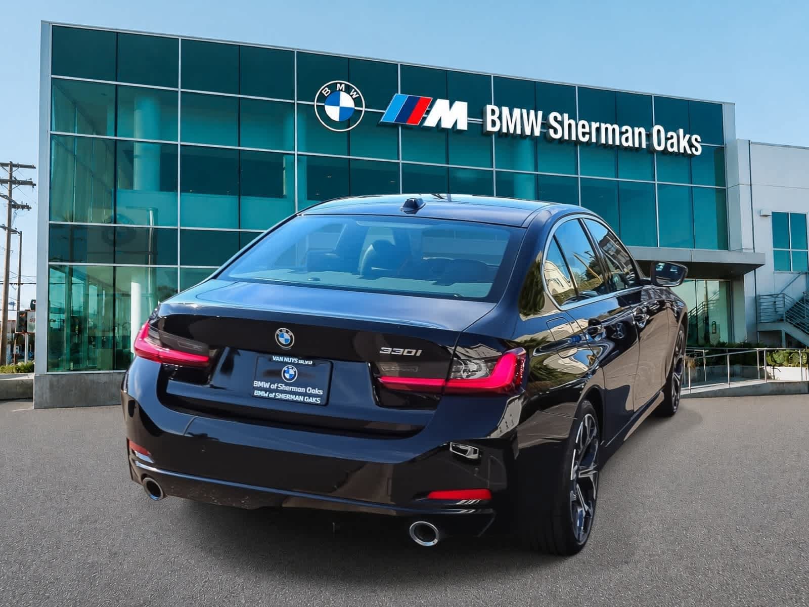 Used 2026 BMW 330i Sedan w/ Convenience Package RWD image 4