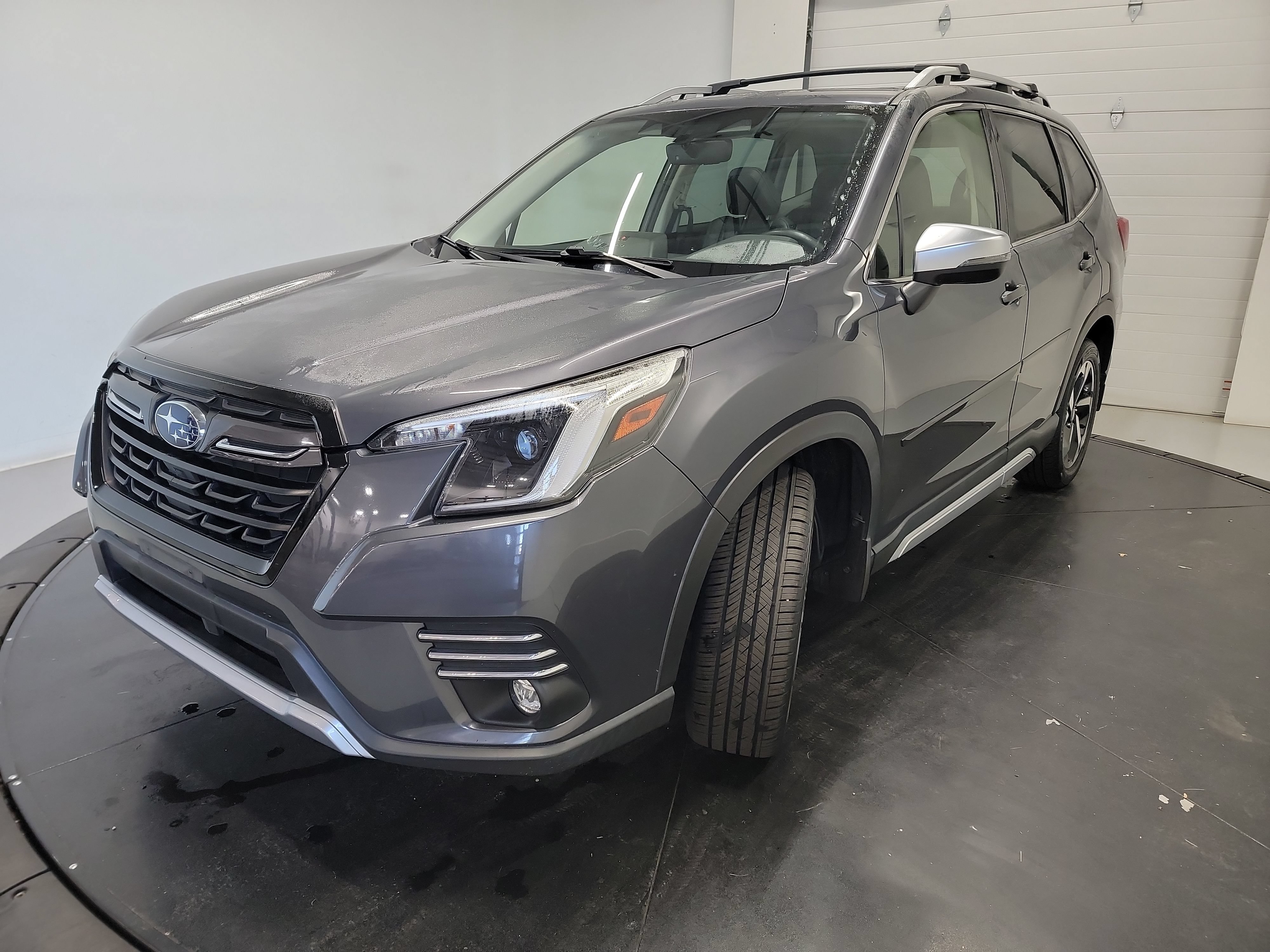 Used 2022 Subaru Forester Touring AWD/4WD image 3