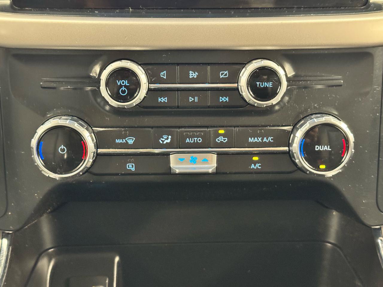 Used 2022 Ford F150 Lightning Pro AWD/4WD image 23