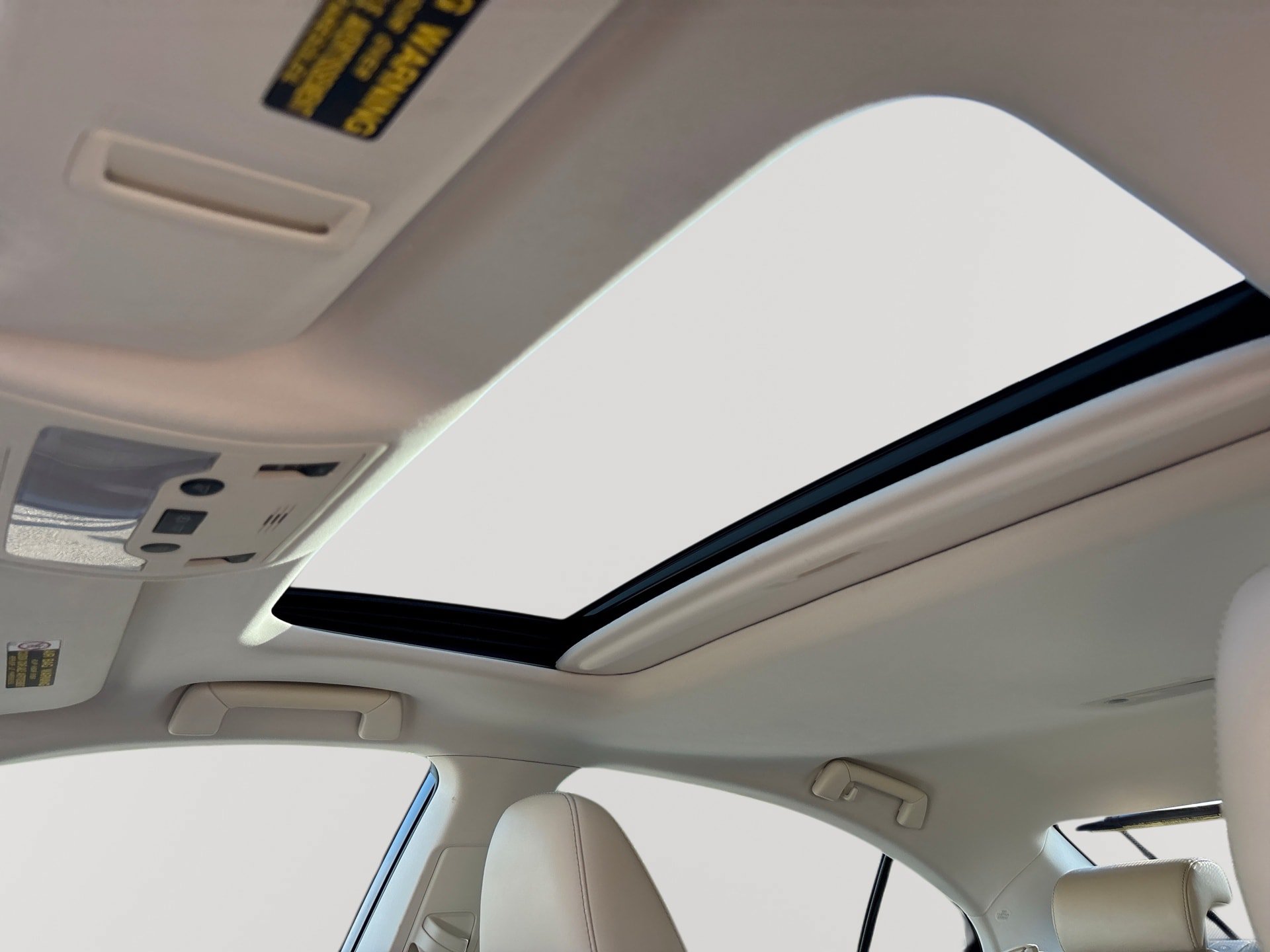 Used 2015 Lexus ES 300h w/ Navigation System Package FWD image 16
