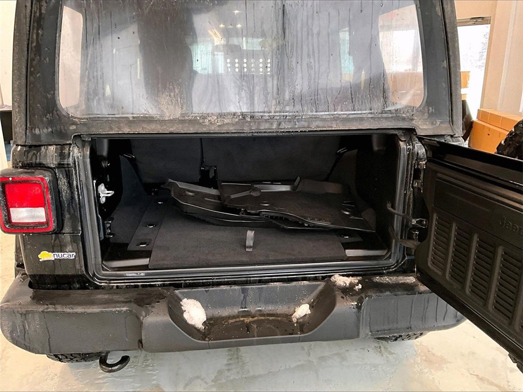 Used 2021 Jeep Wrangler Unlimited Sport image 34