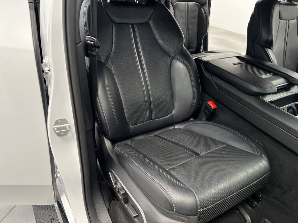 Used 2024 Jeep Wagoneer L Series II w/ Flexible Seating Group image 27