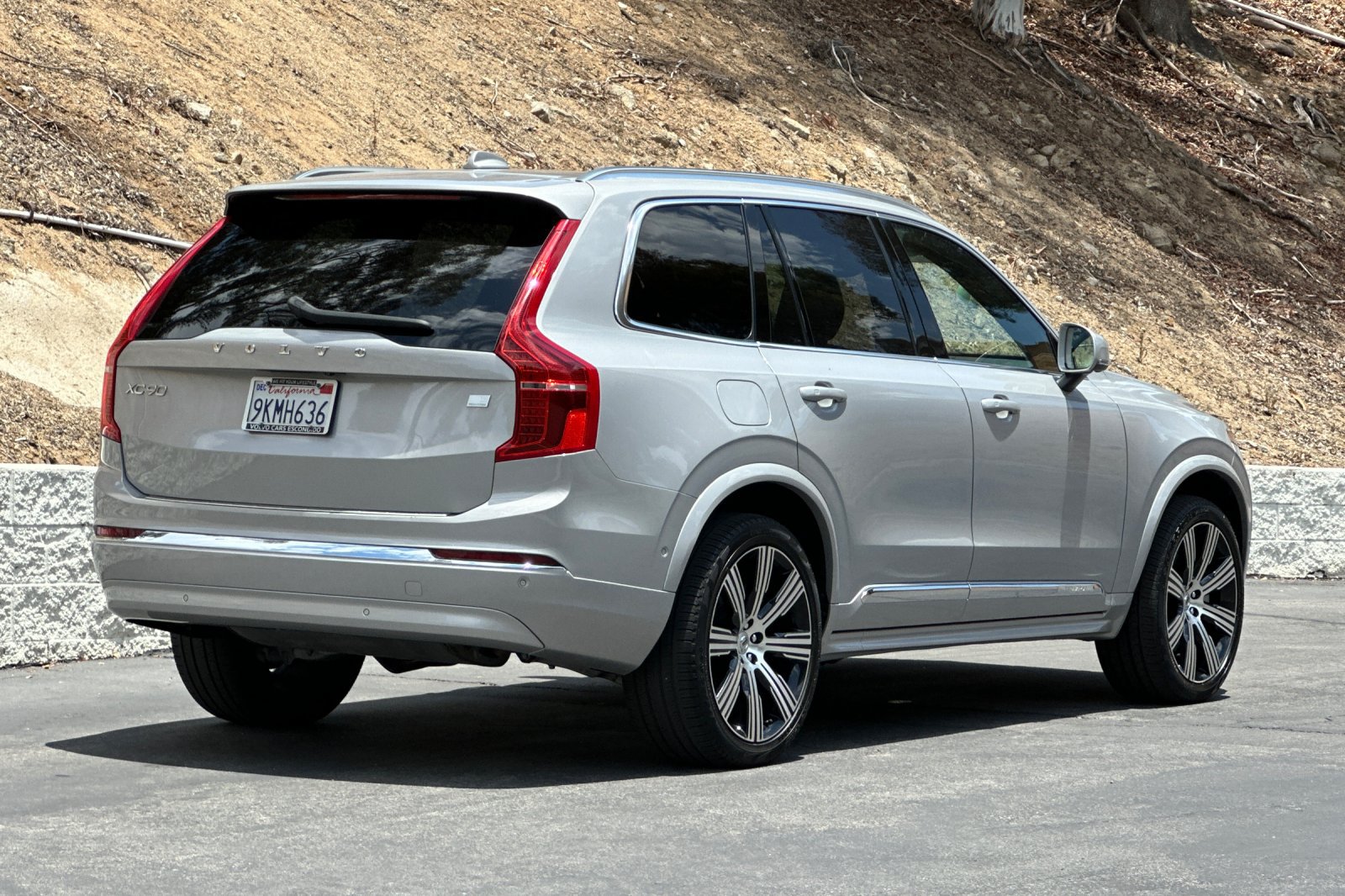 Certified 2024 Volvo XC90 T8 Ultimate w/ Lounge Package AWD/4WD image 4