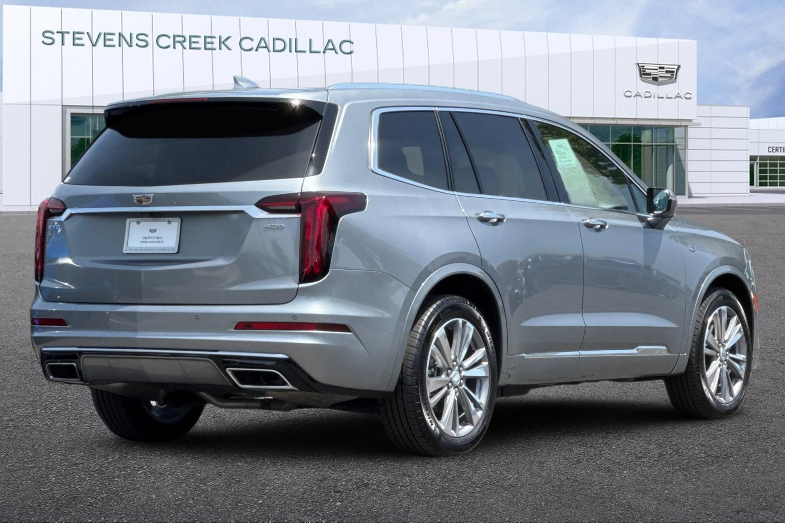 Certified 2025 Cadillac XT6 Premium Luxury FWD image 3