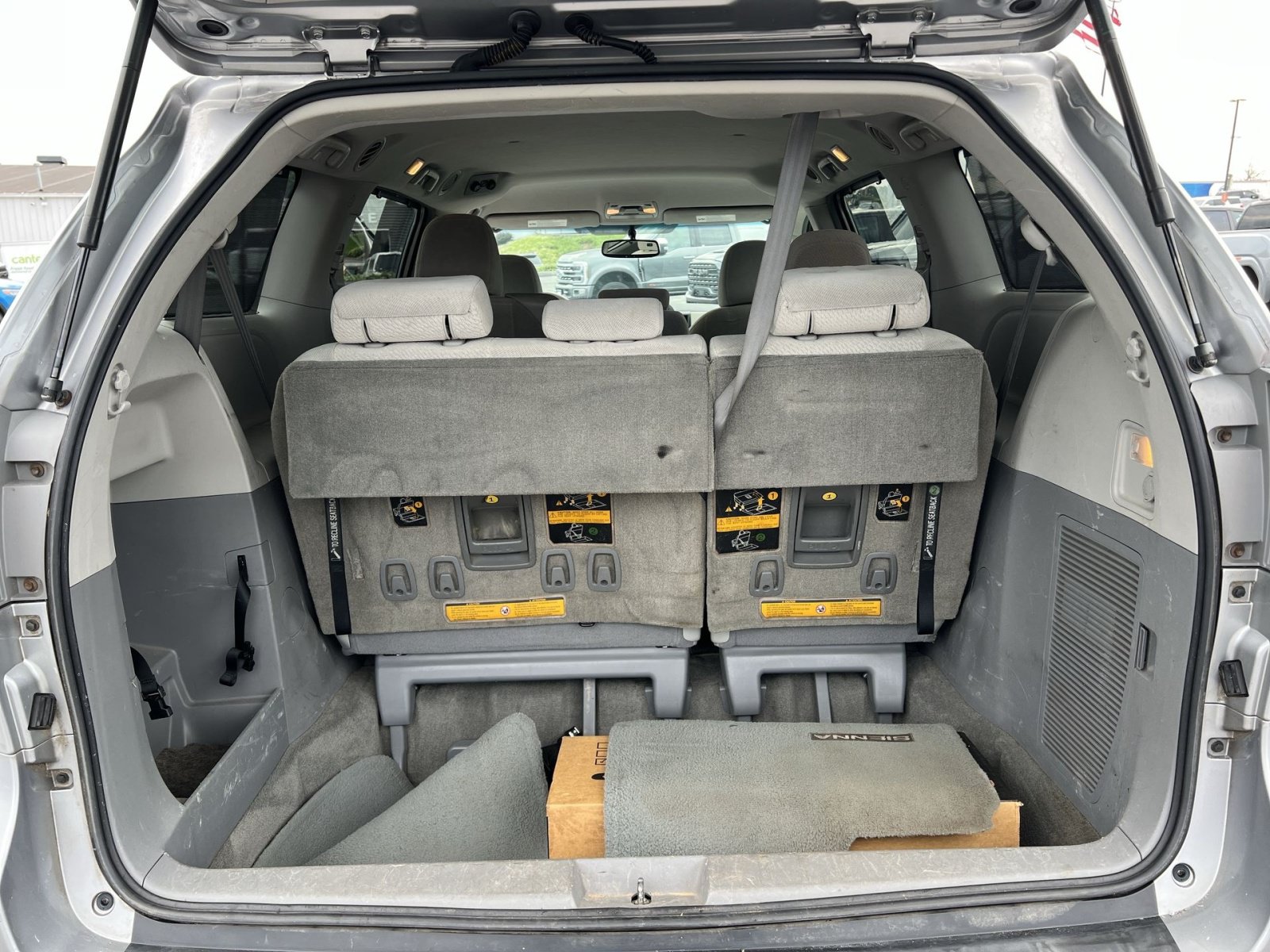 Used 2012 Toyota Sienna LE FWD image 25