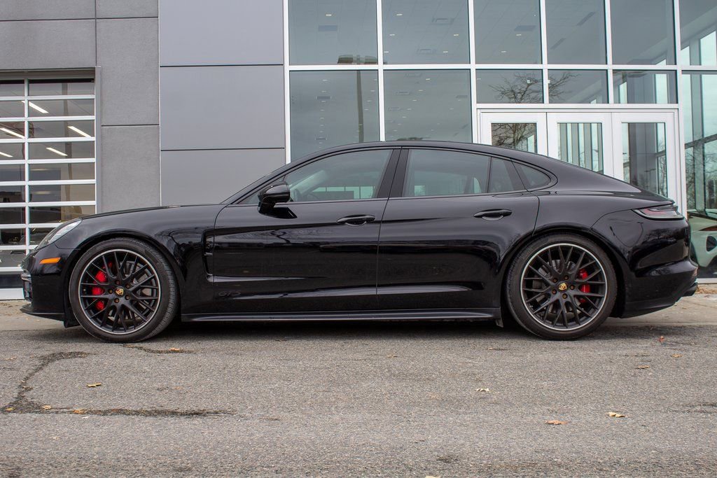 Used 2023 Porsche Panamera GTS w/ Premium Package image 5