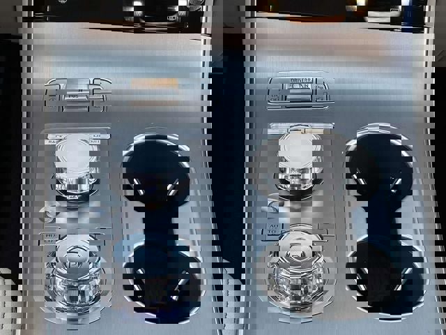 Used 2026 Genesis GV70 2.5T Select image 24