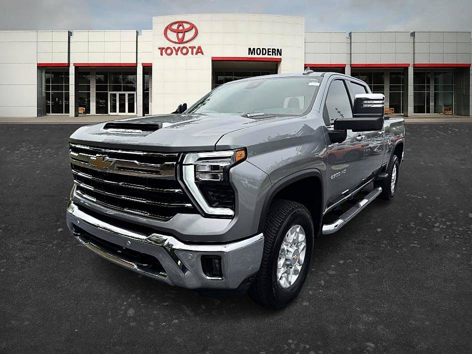 Used 2025 Chevrolet Silverado 2500 LTZ w/ LTZ Premium Package