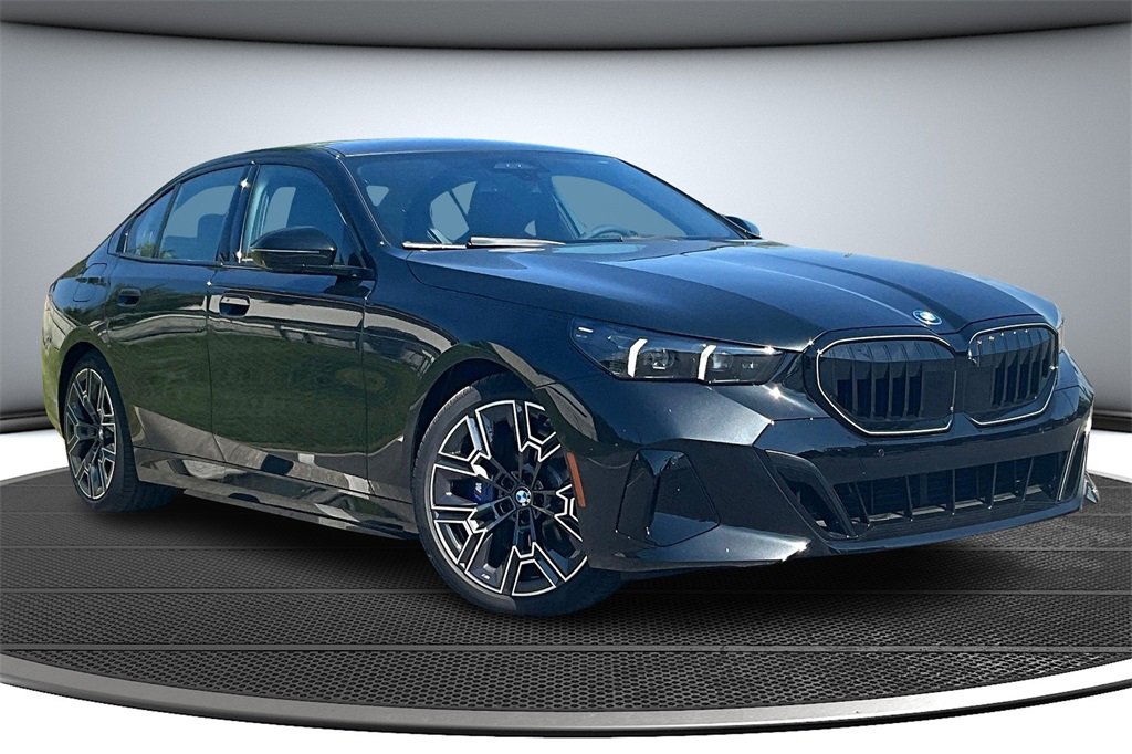 New 2026 BMW 550e xDrive image 2