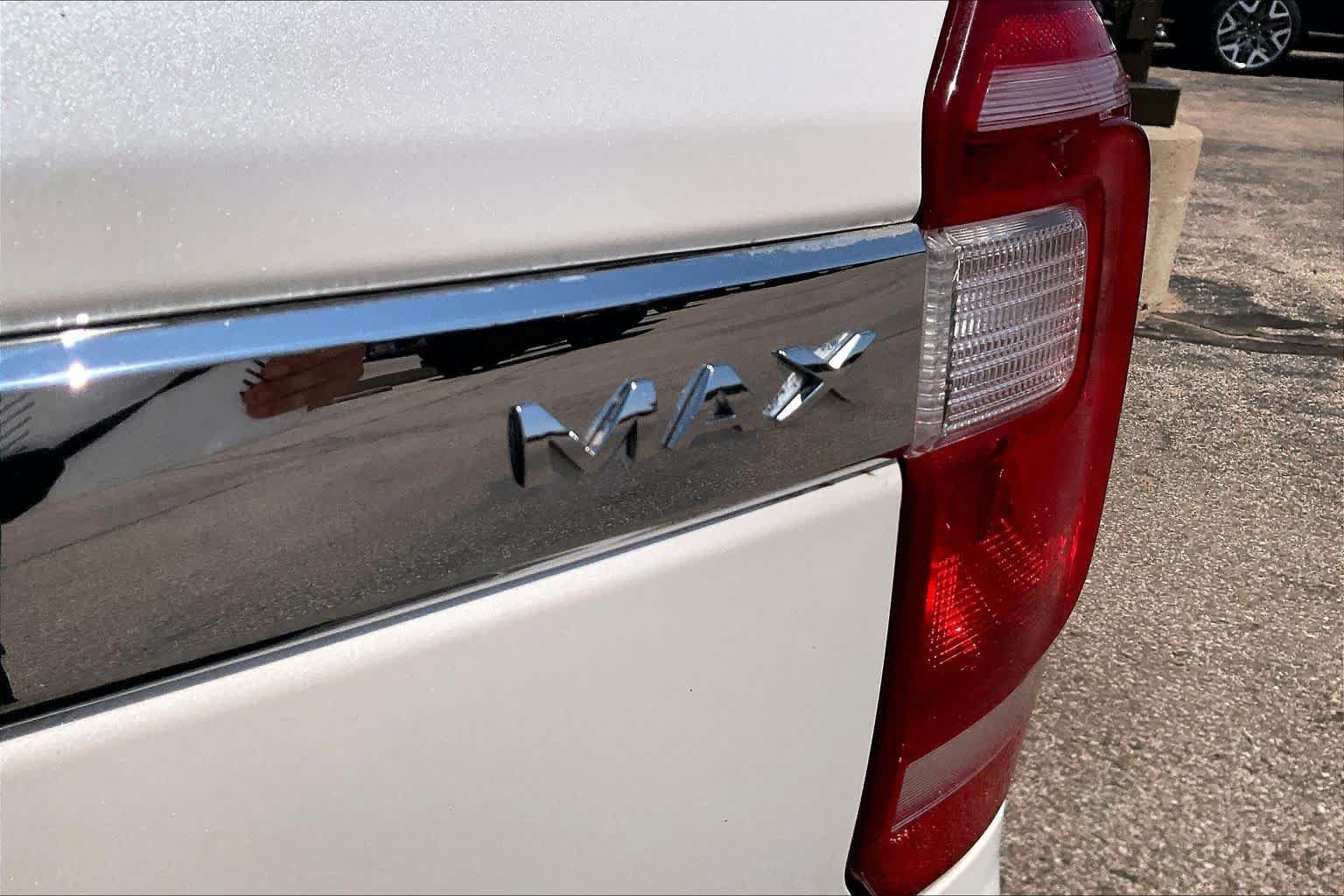 Used 2019 Ford Expedition Max XLT w/ Equipment Group 202A AWD/4WD image 10