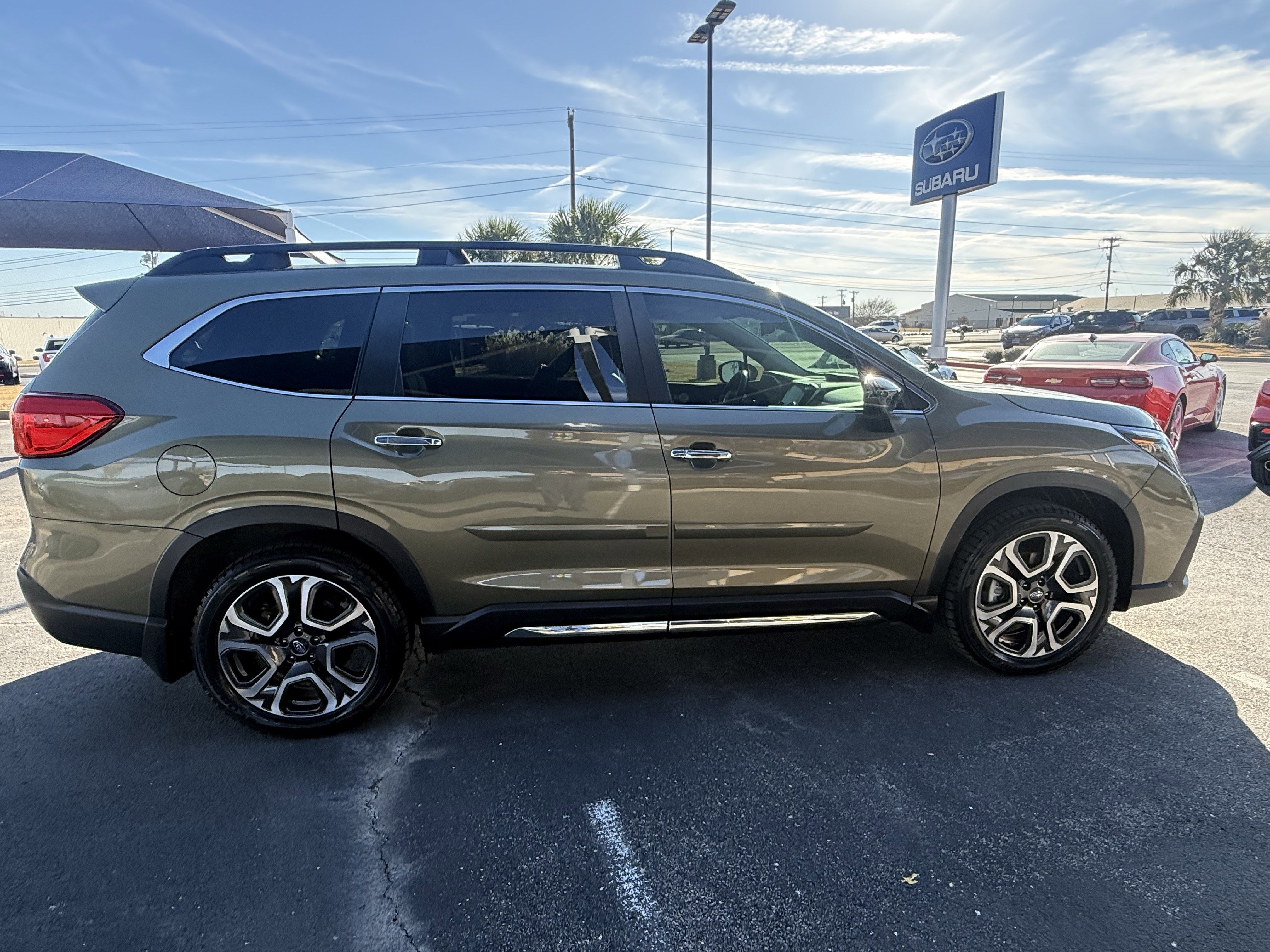 Certified 2024 Subaru Ascent Touring w/ Popular Package #2 image 8