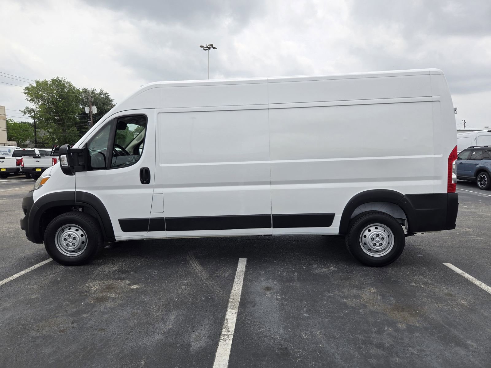 Used 2023 RAM ProMaster 2500 FWD image 5