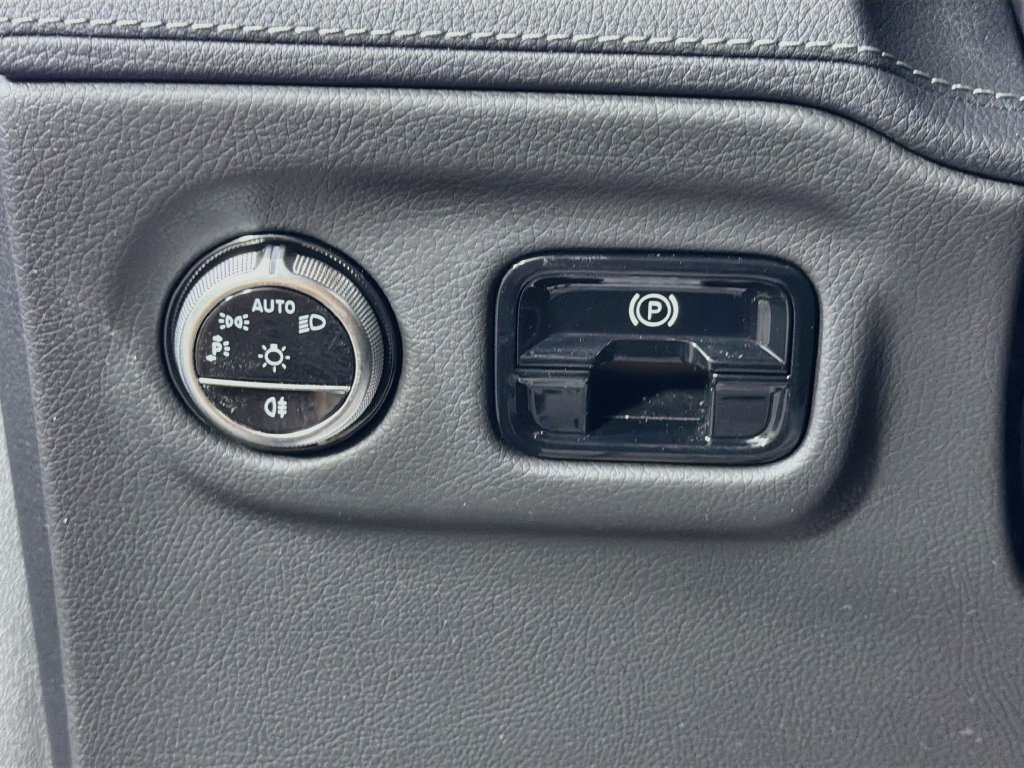 Certified 2023 Mercedes-Benz EQE 350+ 4MATIC SUV image 11