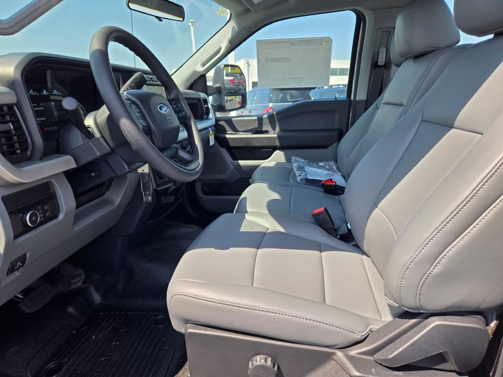 New 2024 Ford F550 4x4 Regular Cab Super Duty image 13