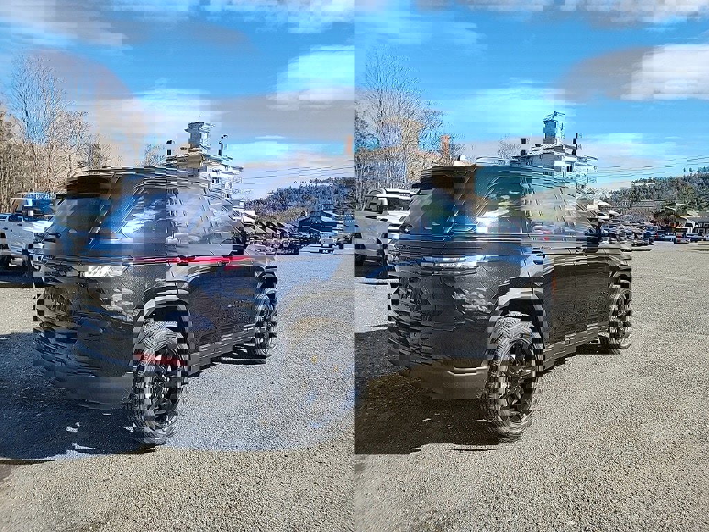 New 2025 Jeep Grand Cherokee Altitude image 5