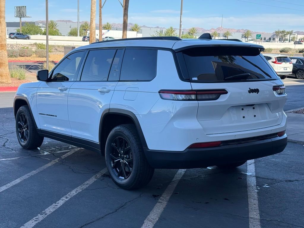 Used 2024 Jeep Grand Cherokee L Altitude RWD image 8