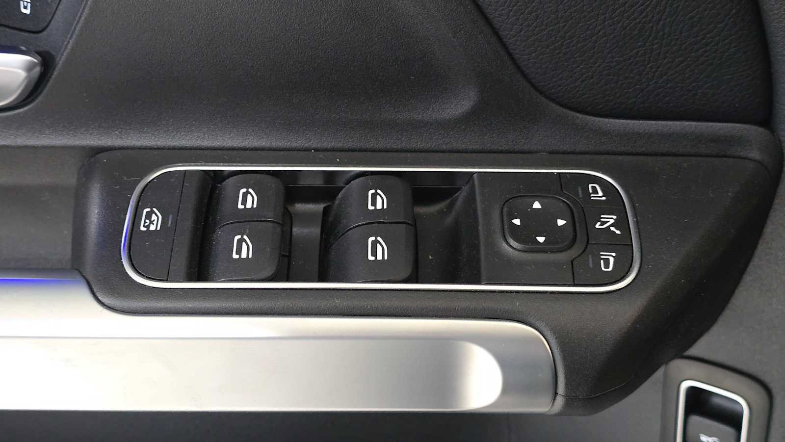 Used 2026 Mercedes-Benz GLB 250 4MATIC image 25