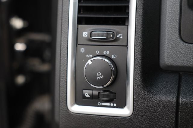 Used 2017 RAM 1500 SLT RWD image 41