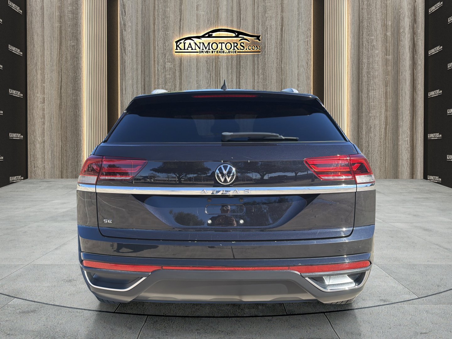 Used 2021 Volkswagen Atlas Cross Sport SE FWD image 6