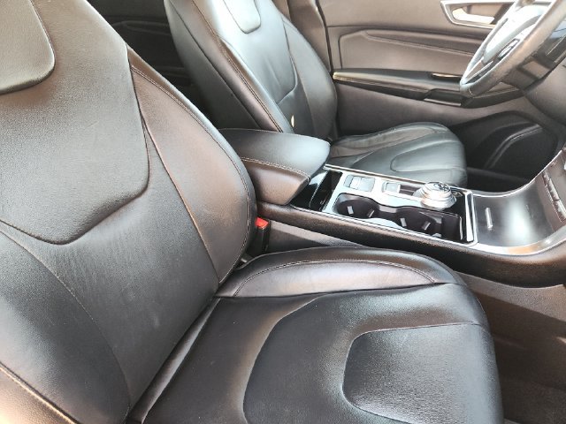 Used 2019 Ford Edge Titanium w/ Cargo Accessory Package AWD/4WD image 14